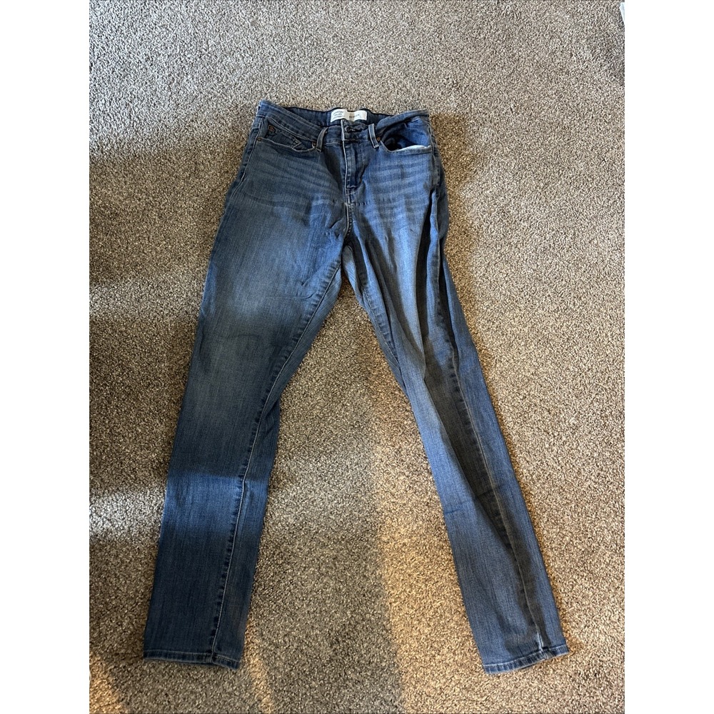 Levi Mid Rise Slim Vintage Jeans Size 30